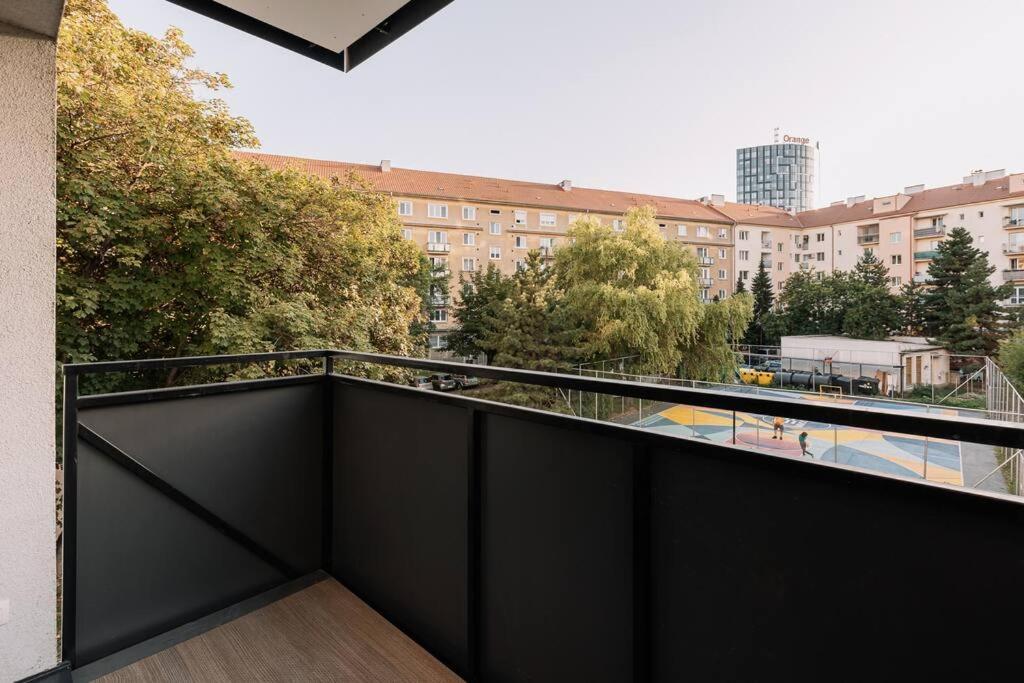 Stylish Apartment Retreat Bratislava Eksteriør bilde